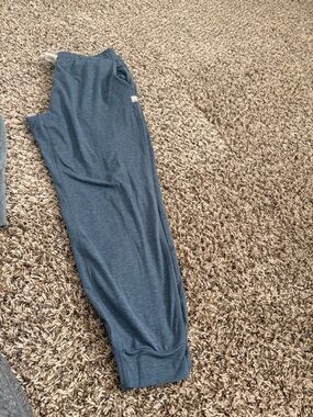 Vuori Heathered Slate Blue Joggers